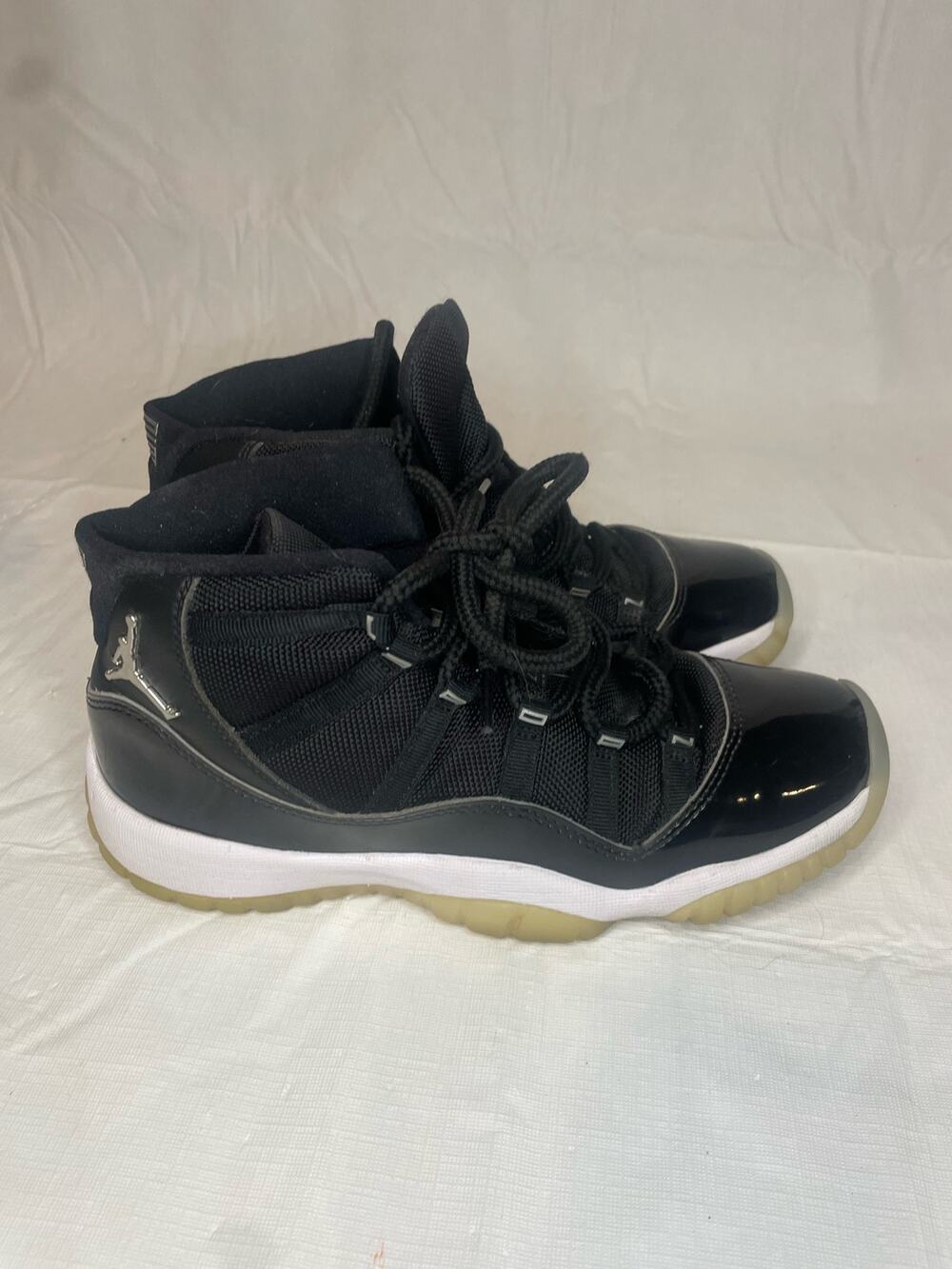 Nike Jordan 11 Retro 25th Anniversary 2020 7Y EUC Mens 7 Womens 8.5
